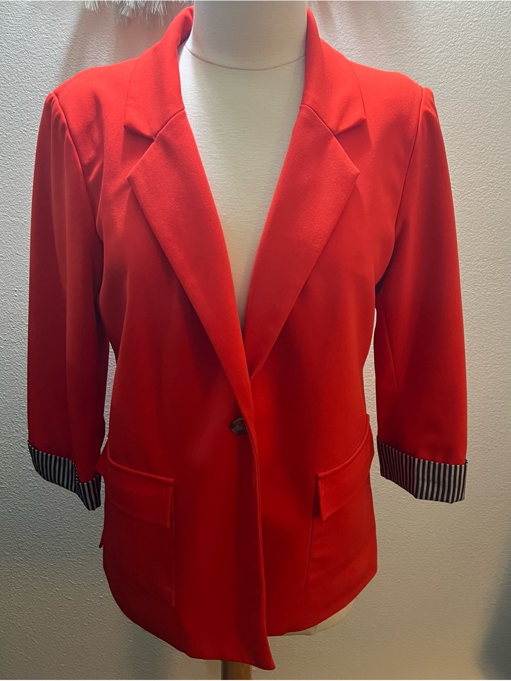 ANDREE BY UNIT Vibrant Red Single-Button Blazer